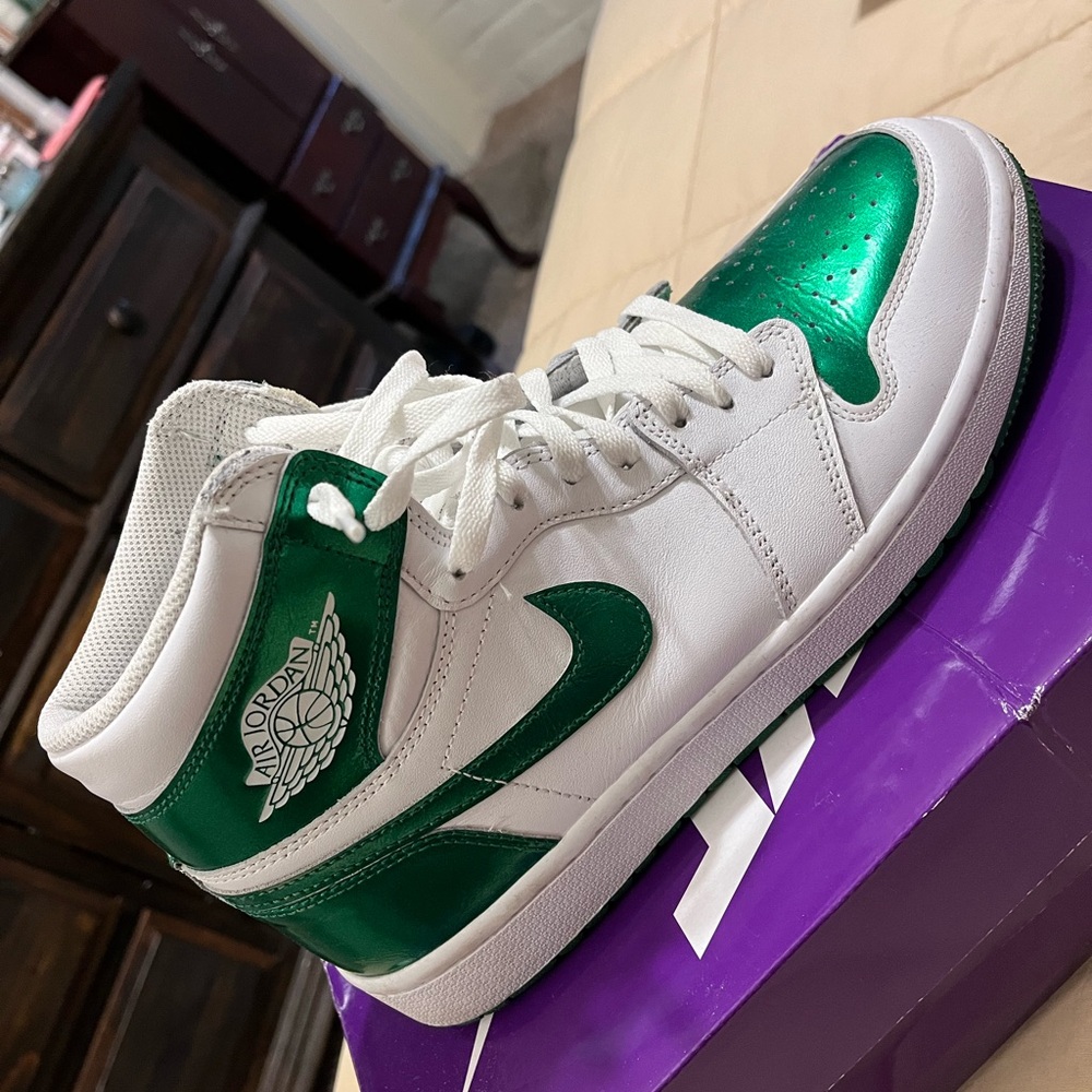 Nike Jordan 1 Retro Hightop metallic green men’s size 11